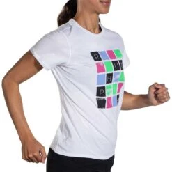 BROOKS Women's Distance Short Sleeve 2.0 - White/RH Mosaic -Elara Wear Shop 221614 176 MV Distance Short Sleeve 2