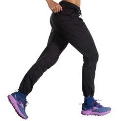BROOKS Women's High Point Waterproof Pant - Black -Elara Wear Shop 221639 001 MV High Point Waterproof Pant
