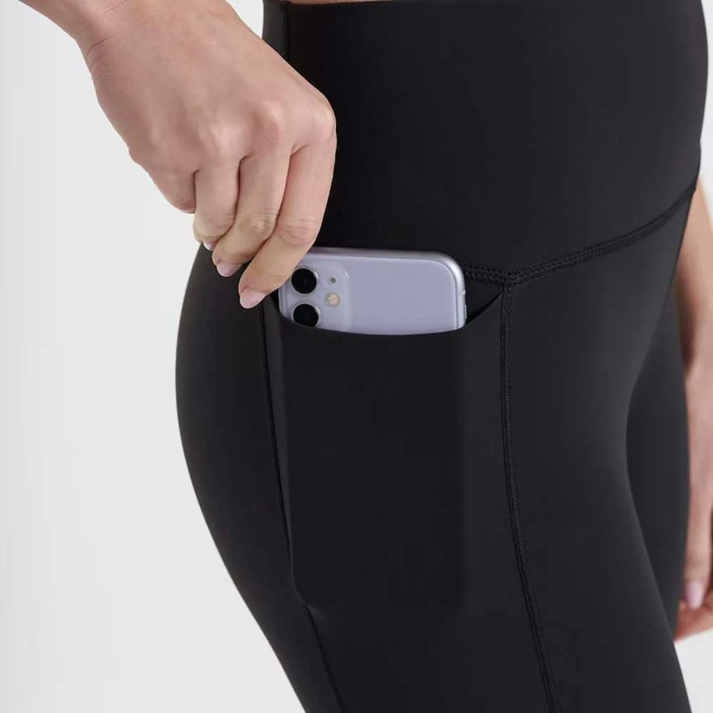 Vuori Women's Studio Pocket Legging - Black 5 Vuori Women's Studio Pocket Legging - Black - Image 5