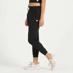 Vuori Women's Performance Jogger - Heather Black -Elara Wear Shop VW303HBK 2 2048x 9bd5c8ca a71e 4df7 a6c6 d691be04cb73