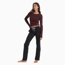 Vuori Women's Halo Wide Leg Flair Pant - Black -Elara Wear Shop VW425BLK 03829 CO22 1200x crop center jpg