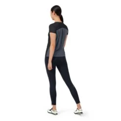 On Running Women's Performance T - Black/Dark -Elara Wear Shop webimage 54543603 646c 4a8a a6bc dda208122cb4