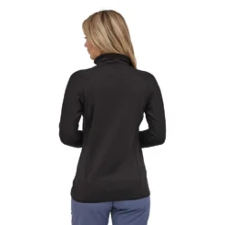 Patagonia Women's R1 Pullover - Black -Elara Wear Shop webimage 9E80080E 84E6 45A5 9B0DF6060C6B9694